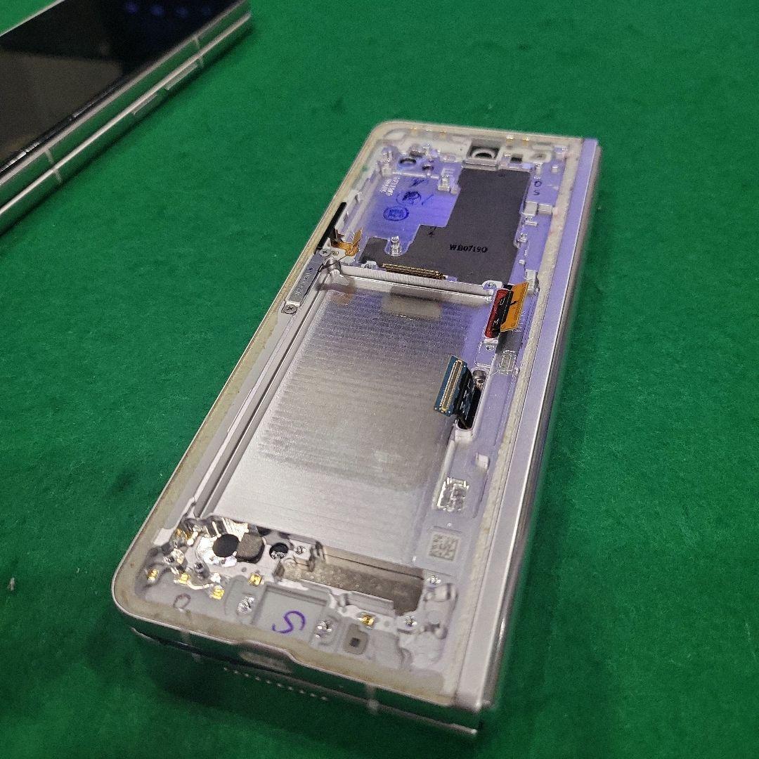 Samsung Galaxy Z Fold 3 シルバー 本体　ジャンク