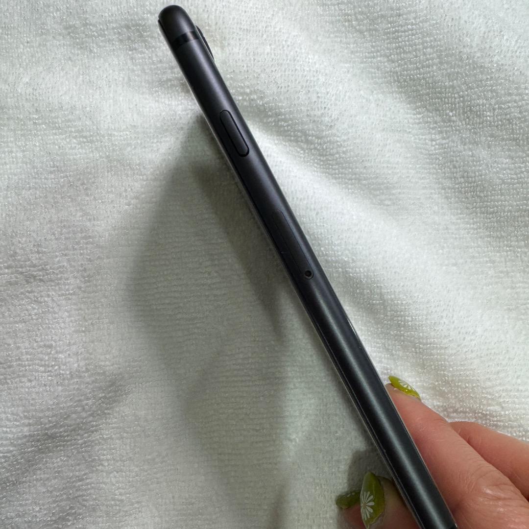 Elégance様 【美品】　Apple iPhone 8 バッテリー100％