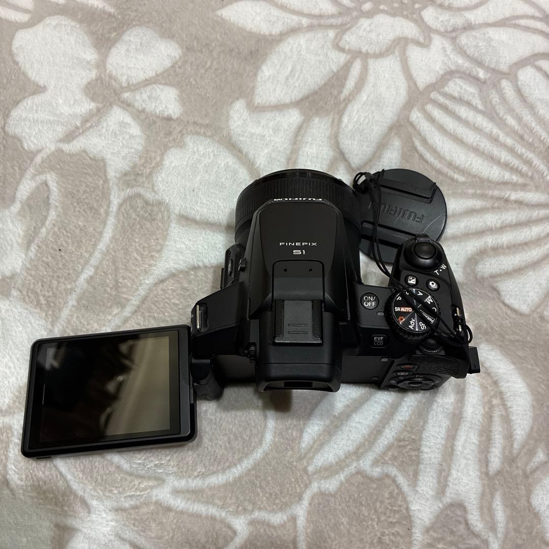 美品　50倍ズーム　FUJIFILM FinePix（ファインピックス） S1