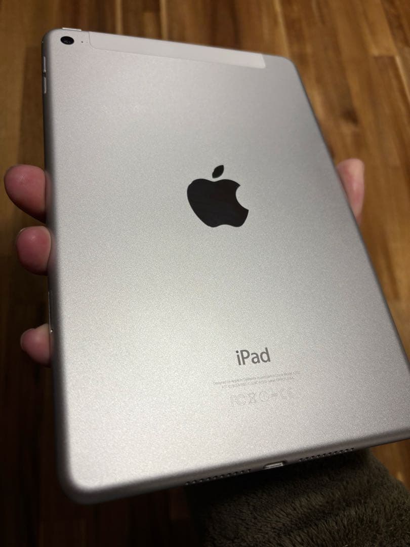 超美品　Ipad MINI 4 64GB Wi-Fi➕cellular モデル