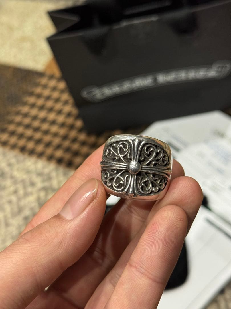 Chrome Hearts オーバルクロス25号