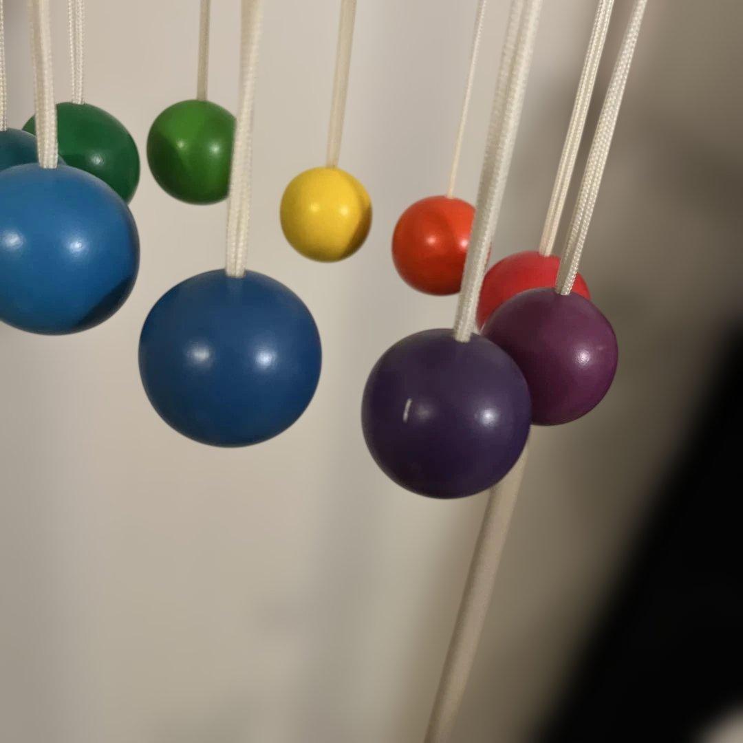 カラフル木製ボールモビール　wakuケルンボール