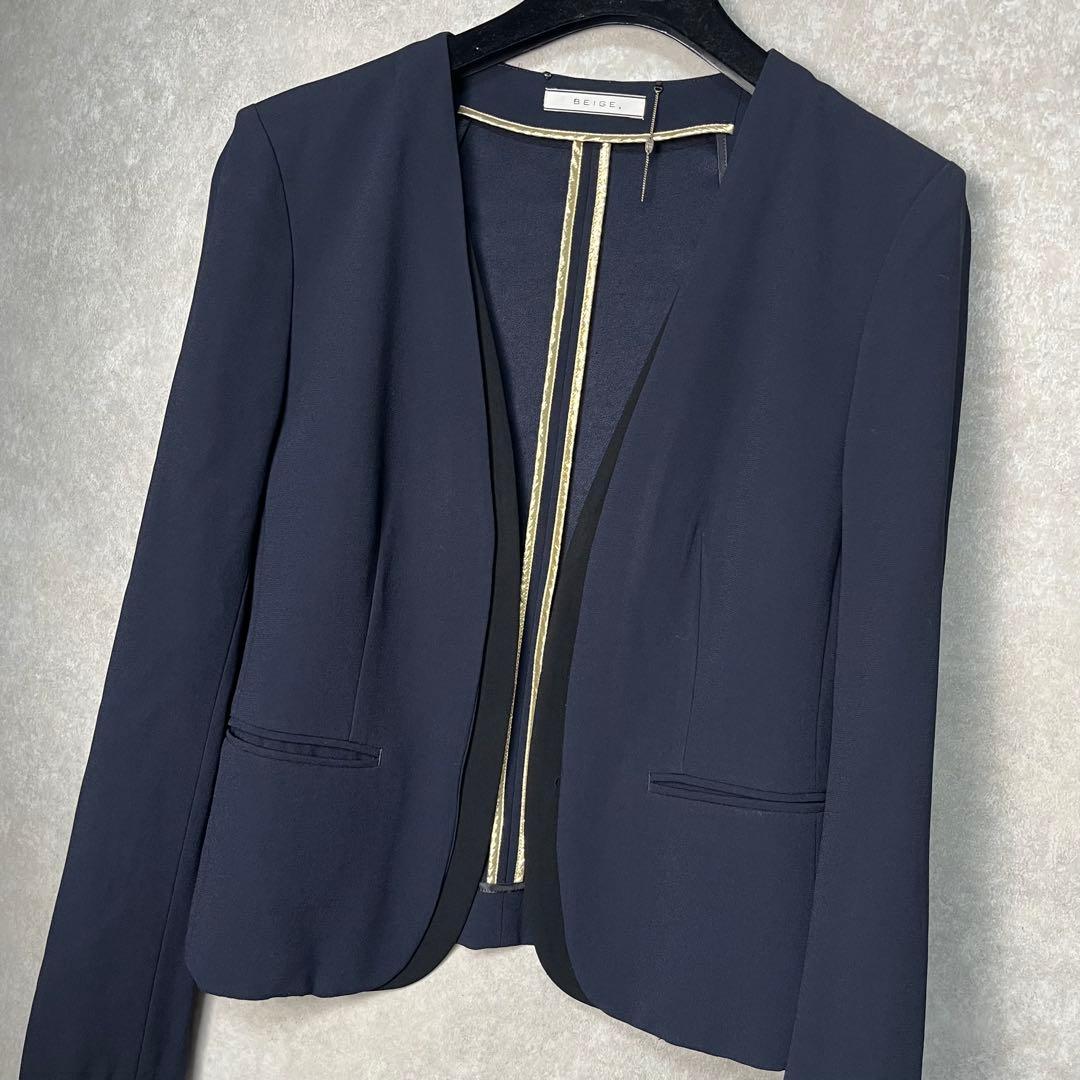 【美品】ベイジ セットアップノーカラー ジャケット CINDY シンディ　紺