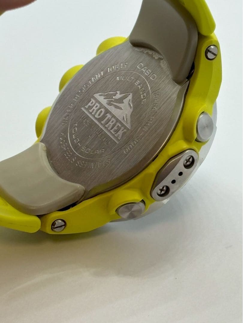カシオ　プロトレック　PRO TREK　腕時計　PRW-3000　イエロー