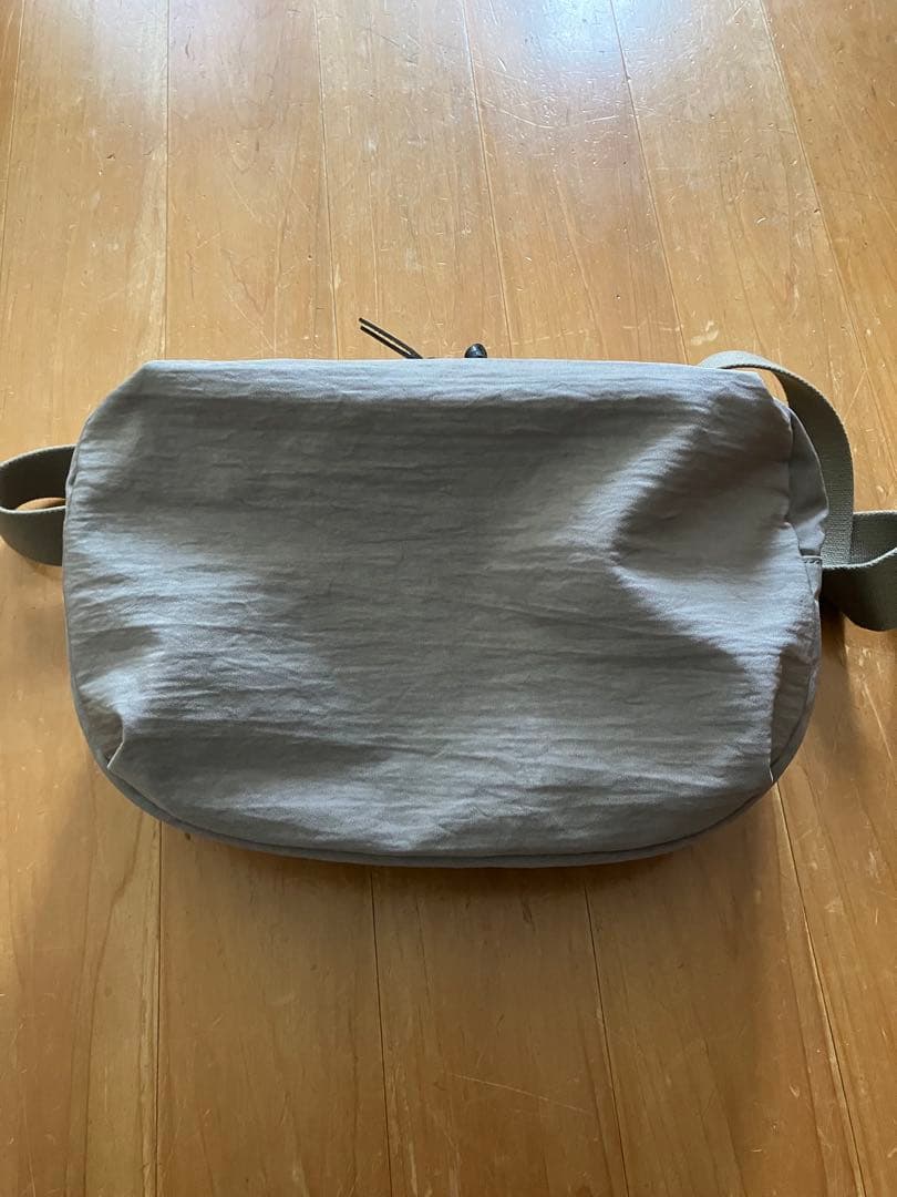 NIZYU KANO ボディバッグL サイズ グレージュ