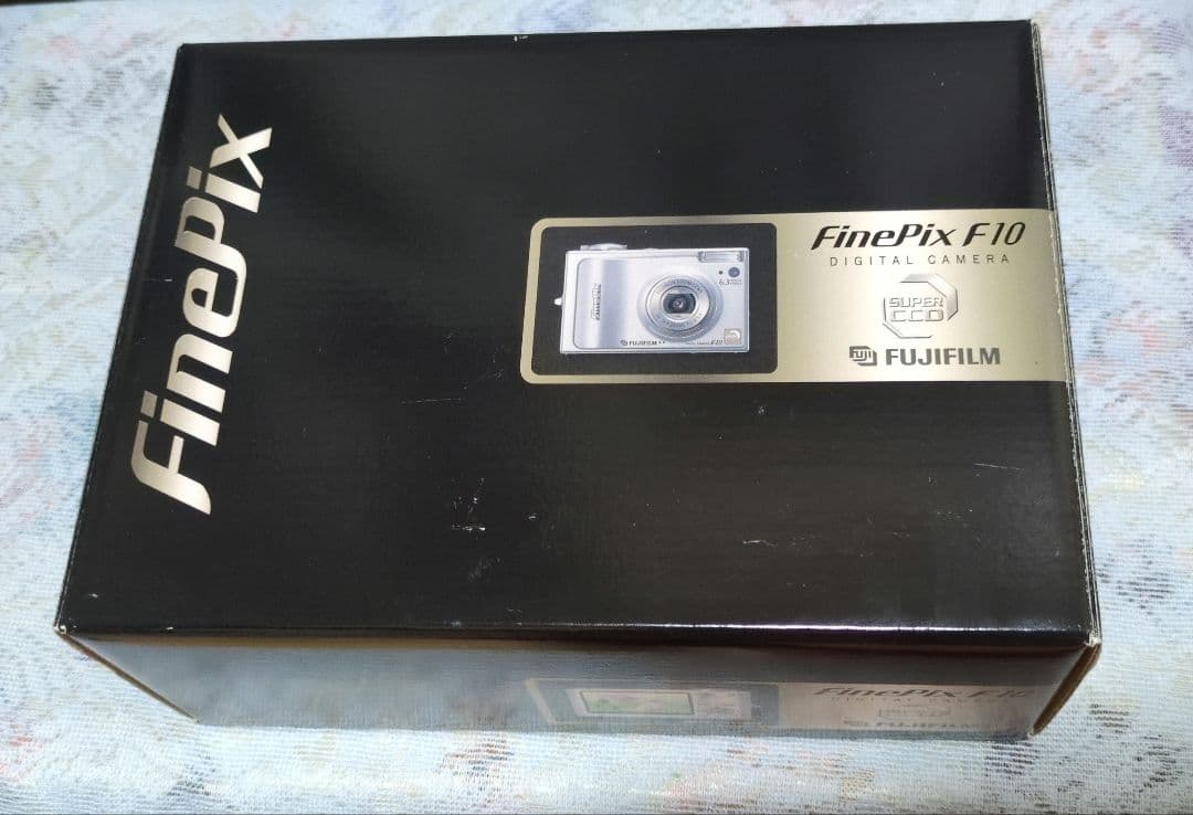 コンパクトデジタルカメラ　FUJIFILM Finepix F10 中古品