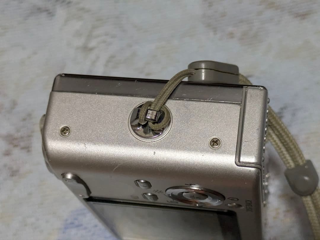 コンパクトデジタルカメラ　FUJIFILM Finepix F10 中古品