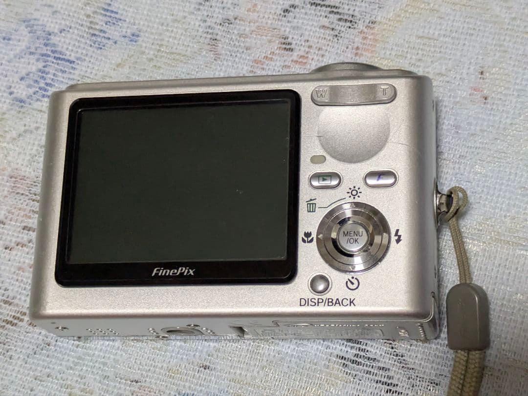 コンパクトデジタルカメラ　FUJIFILM Finepix F10 中古品