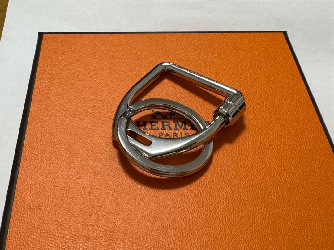 ほぼ未使用品エルメスキーホルダー（エトリエ）ノーカラー