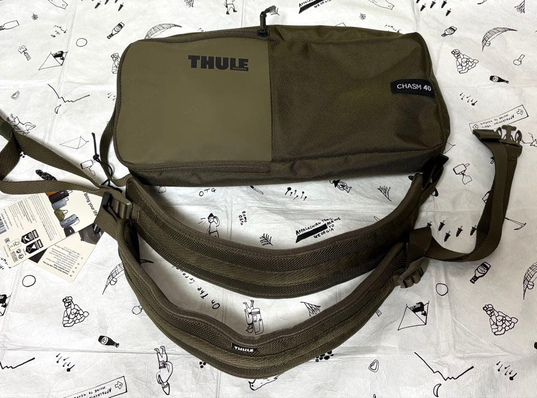 THULE CHASM 40L ダッフルバッグ ディープカーキ