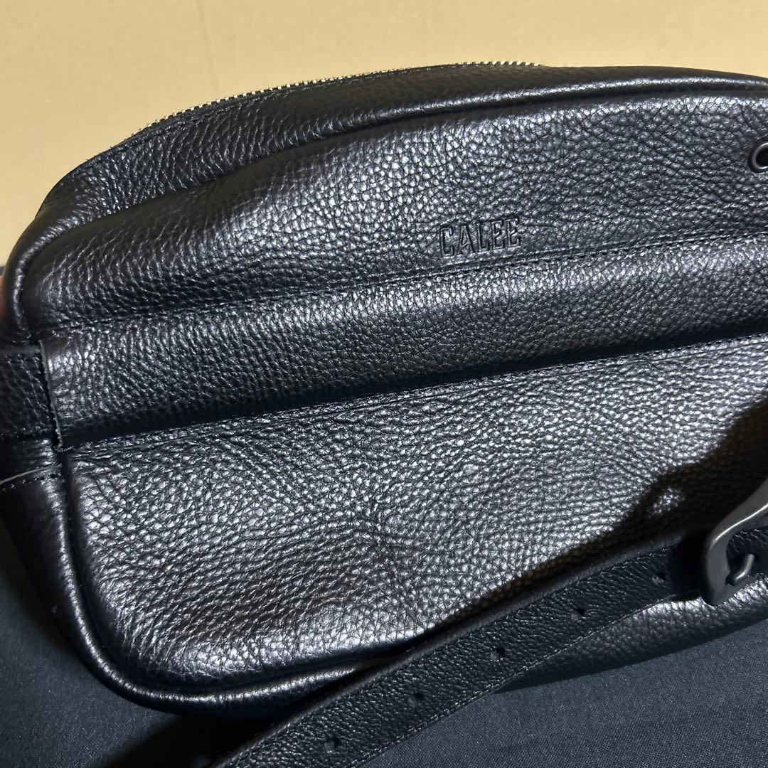 【 CALEE 】 STUDS LEATHER BODY BAG 25AW