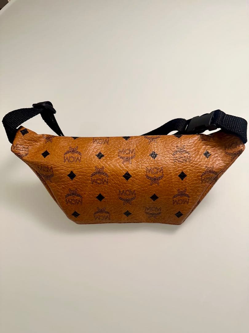 MCM レザー　ベルトバッグ　ボディバッグ