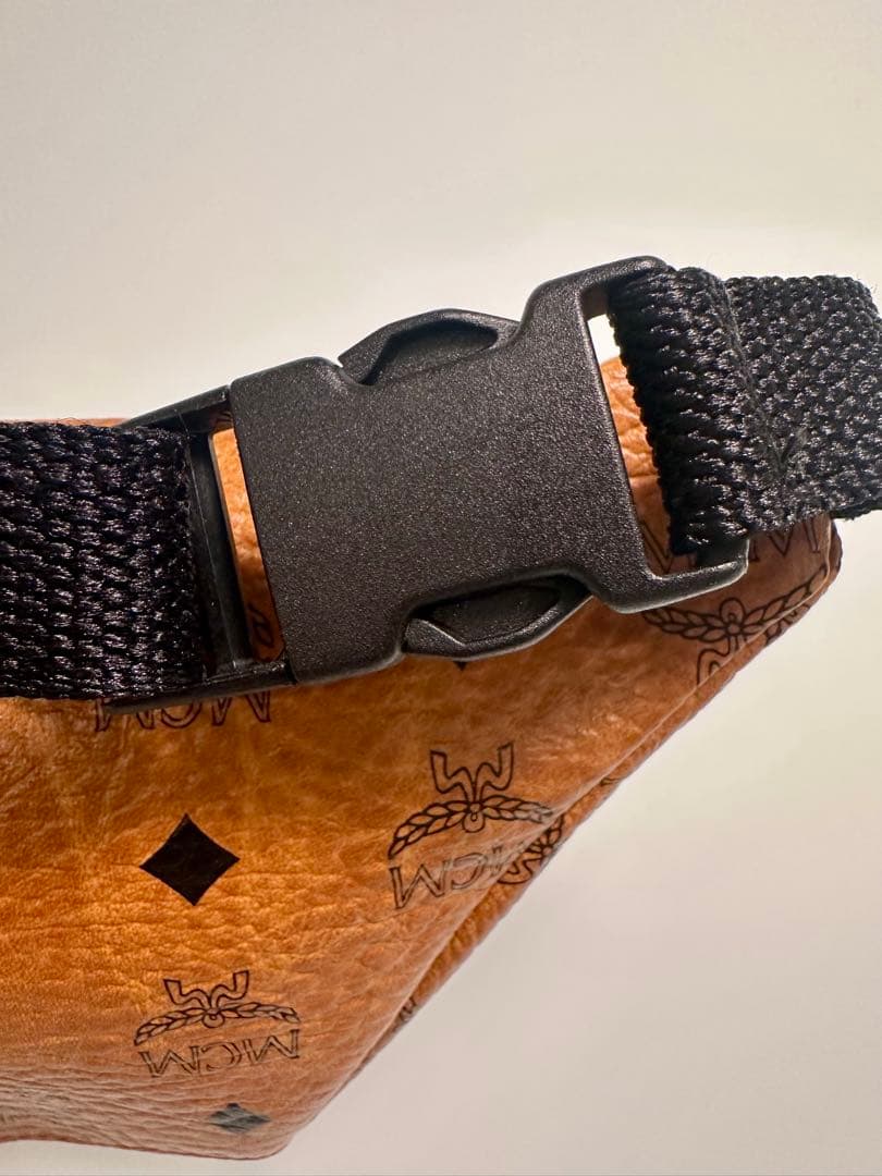 MCM レザー　ベルトバッグ　ボディバッグ