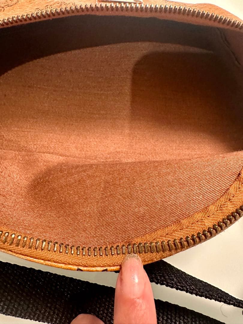 MCM レザー　ベルトバッグ　ボディバッグ