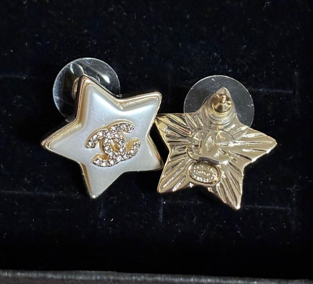 CHANEL 星型 ピアス(両耳用)