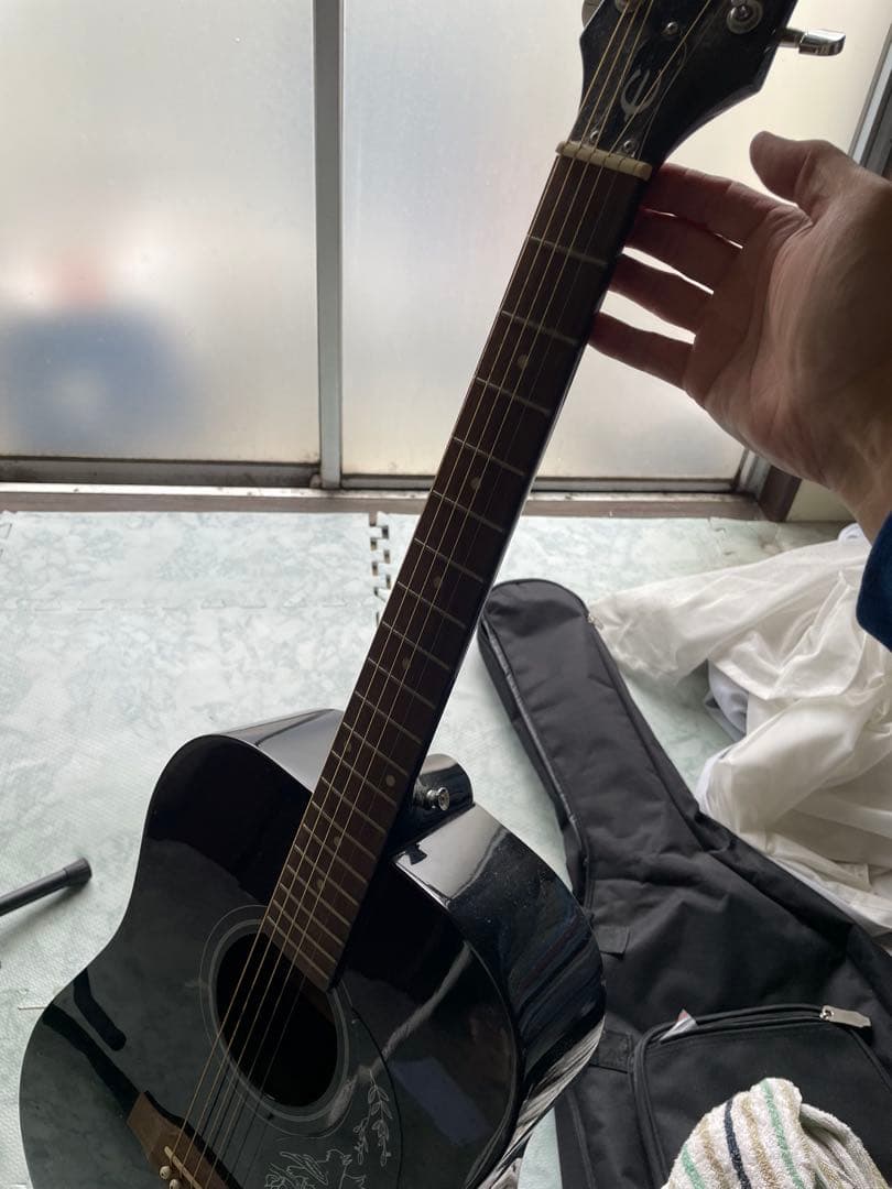 もも！　写真追加！値段変更！ギター　スタンド　ケース付き