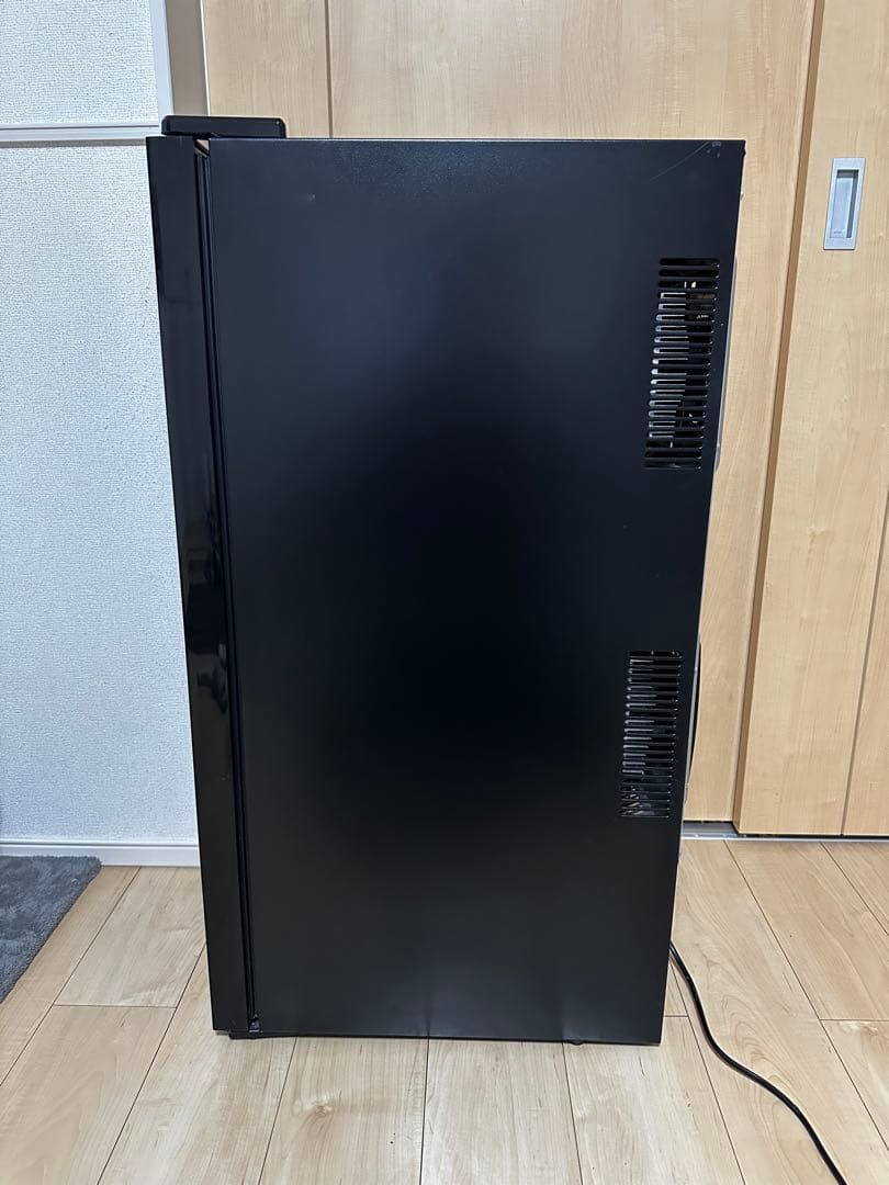 2019年製　フィフティ　ワインセラー49L　18本収納　WCF-18