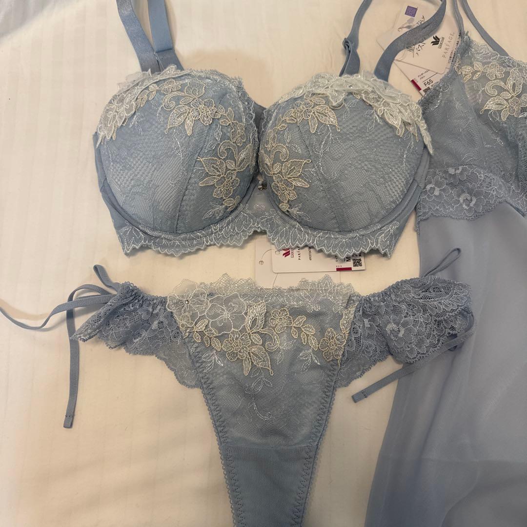 c*a様 お値下げ中F65ワコール パルファージュ ブラ&ショーツ キャミソール