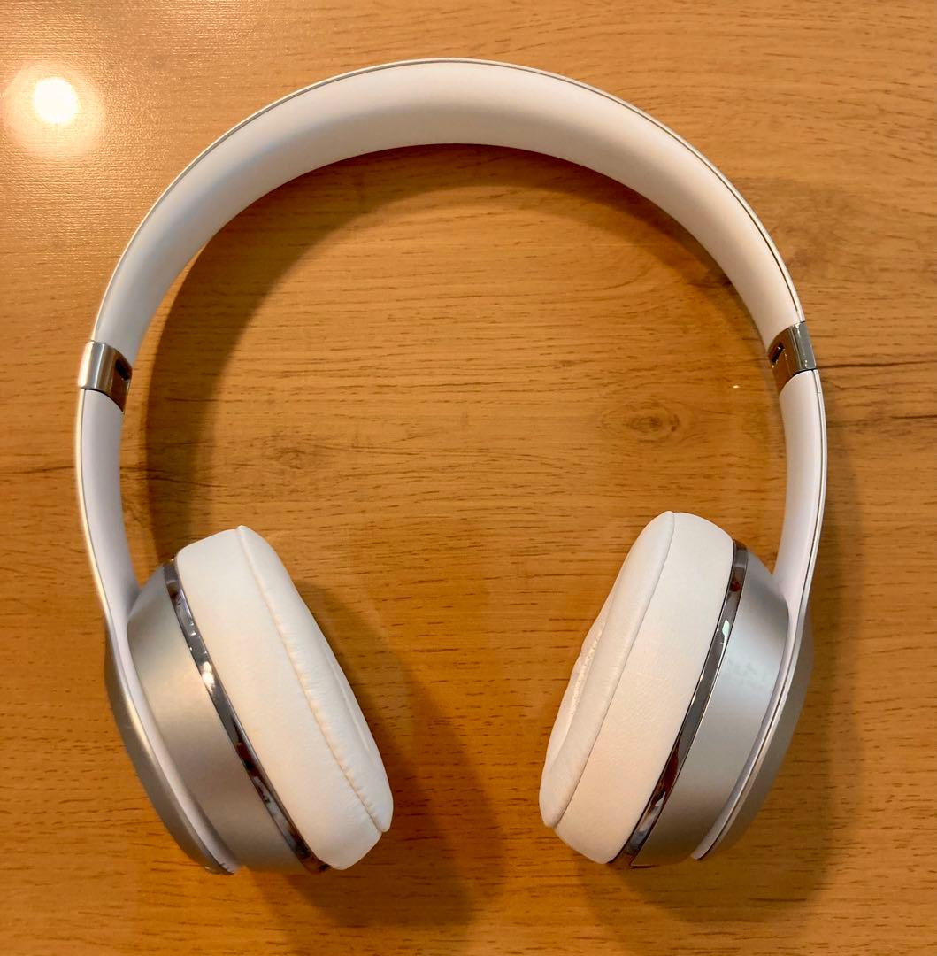 【限定セール中！】beats solo 3ワイヤレス ヘッドホン　シルバー