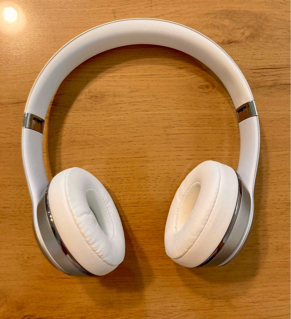 【限定セール中！】beats solo 3ワイヤレス ヘッドホン　シルバー