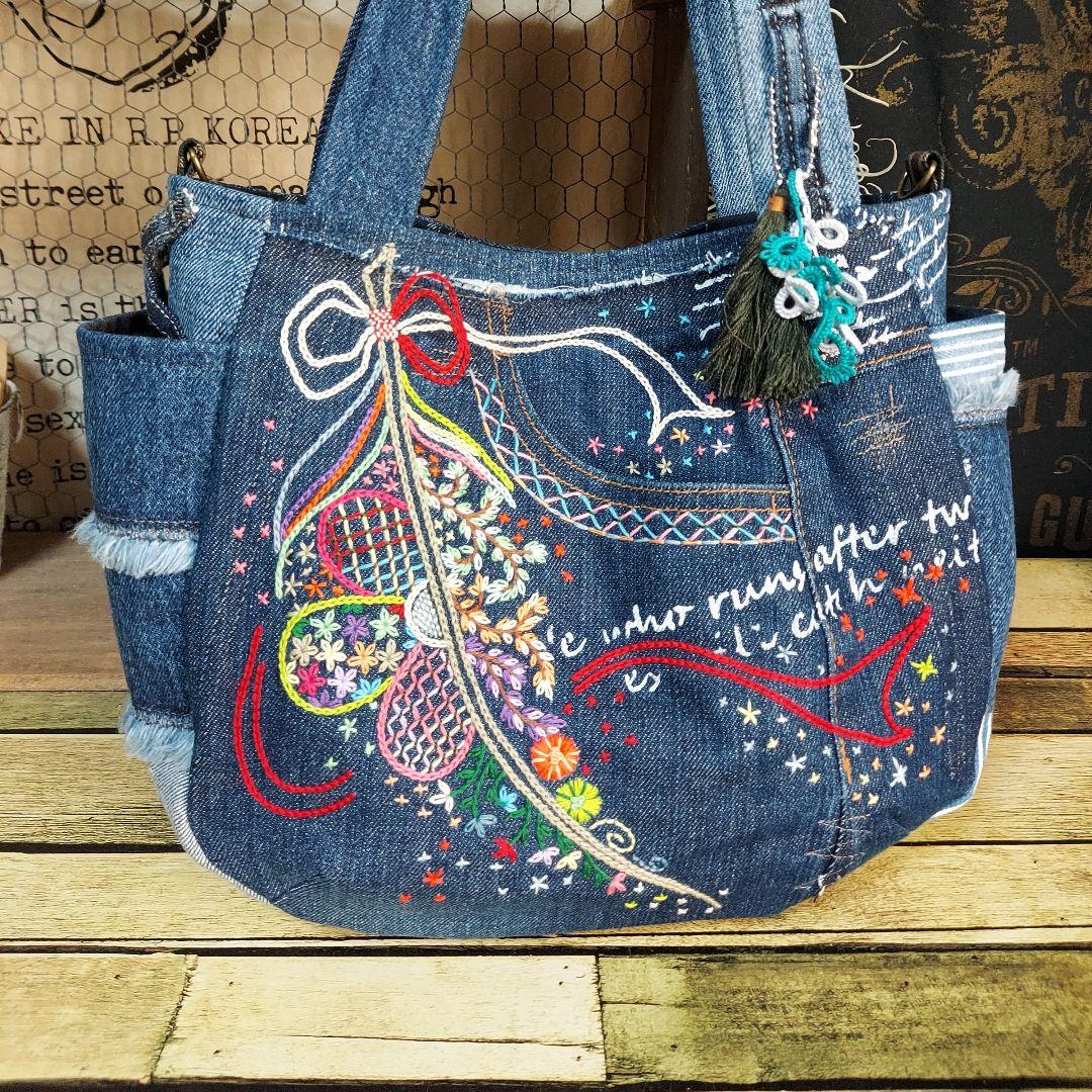 【Kura】刺繍デニムバック　No.650　デニムリメイク　刺繍バック