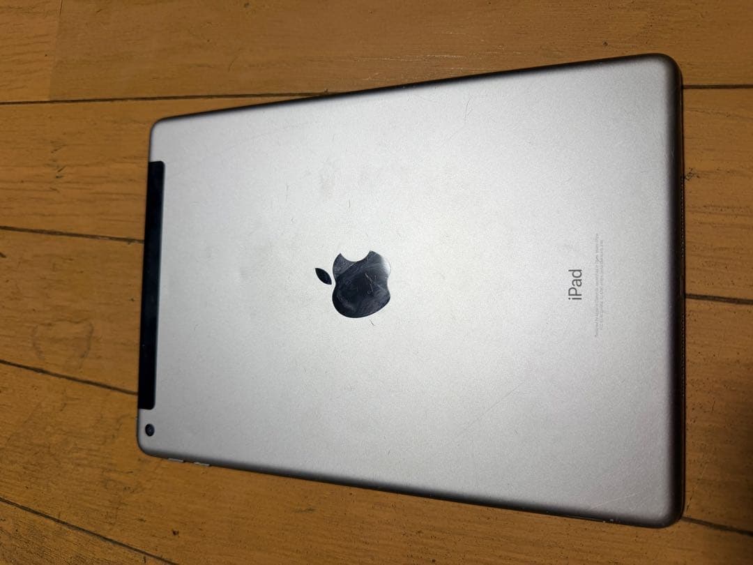 iPad 第6世代 32GB Wi-Fiモデル / セルラーモデル