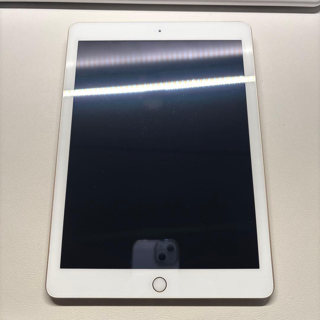 【美品】Apple iPad(第5世代)Wi-Fi+Cellular:A1823