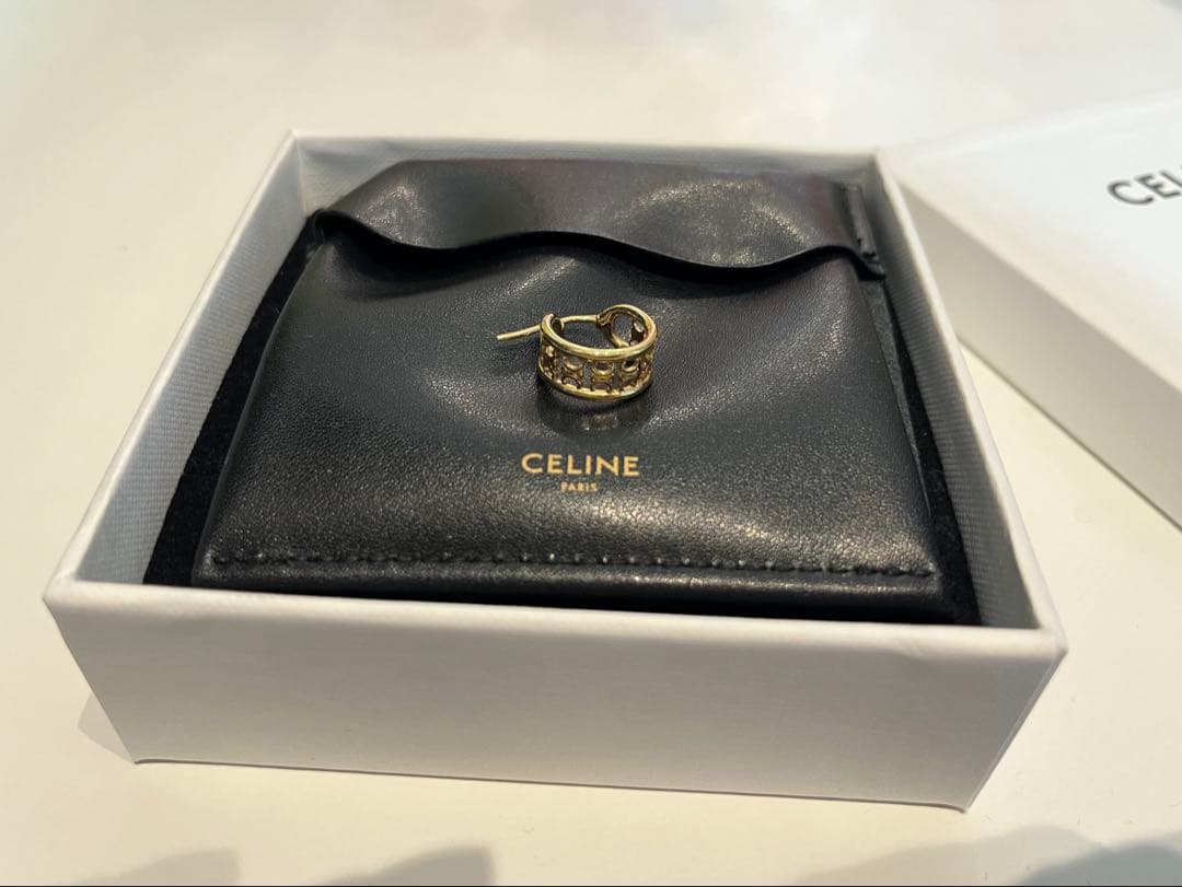 CELINE セリーヌ　ゴールド トリオンフ　ピアス　片耳