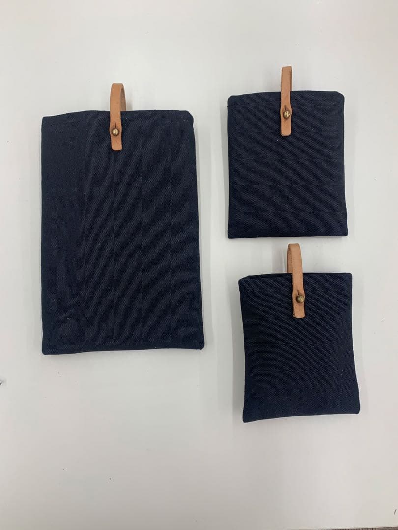 コーネリアンタウラス財布とカードケース、収納ポーチの３点セット