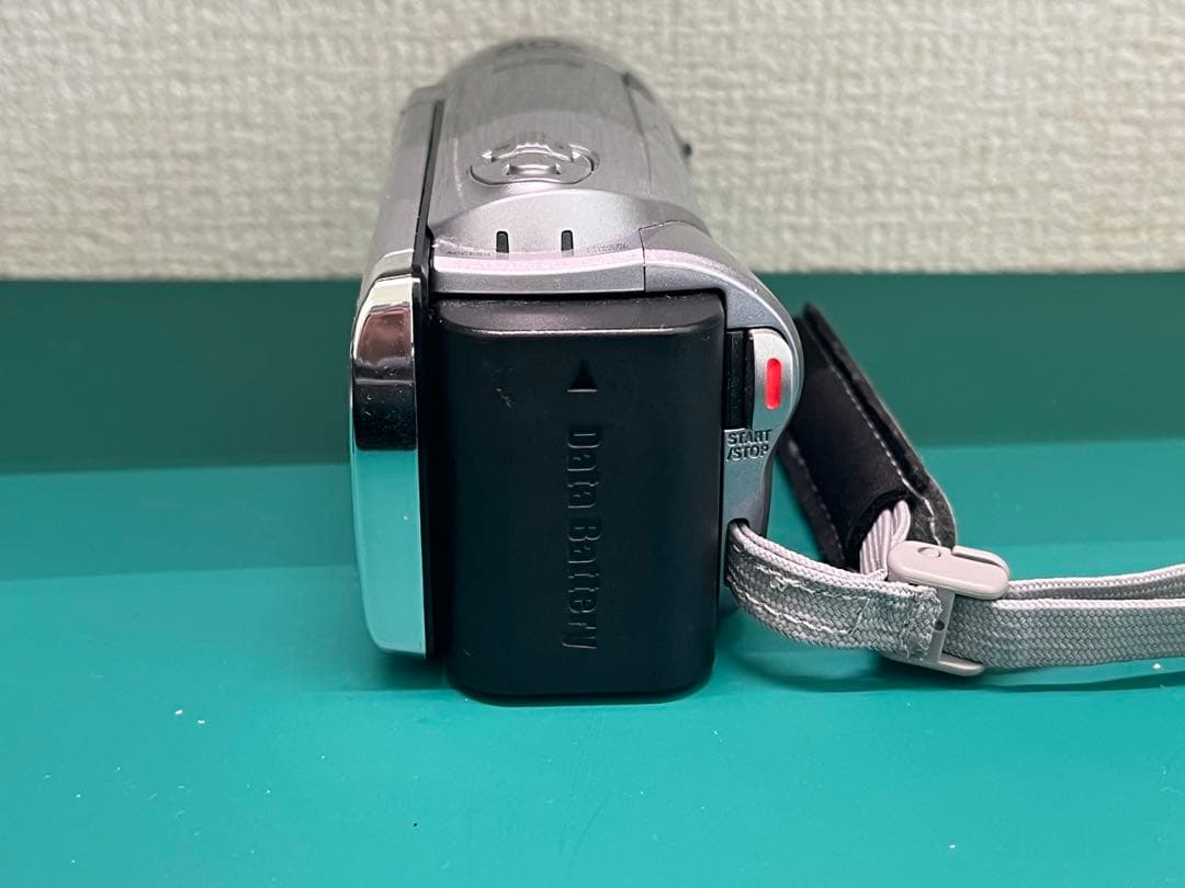 【美品★バッテリー2個】JVC Everio GZ-E220 シルバー フルHD