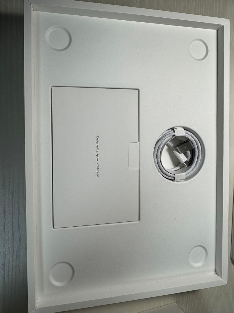 シルバー MacBook Air 13inch (2025年3月発売モデル)