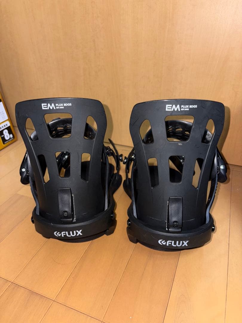 FLUX EM スノーボードビンディング　Mサイズ