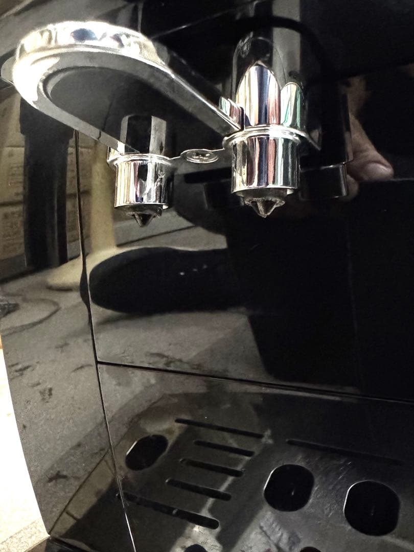 デロンギ全自動エスプレッソマシン ECAM23120B 最終値下げ！早い物勝ち！