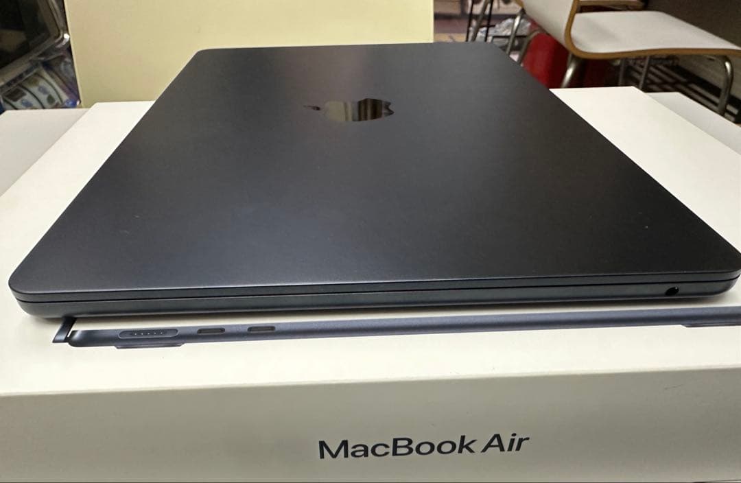 MacBook Air M2. 2022年モデル 本体 スペースグレー