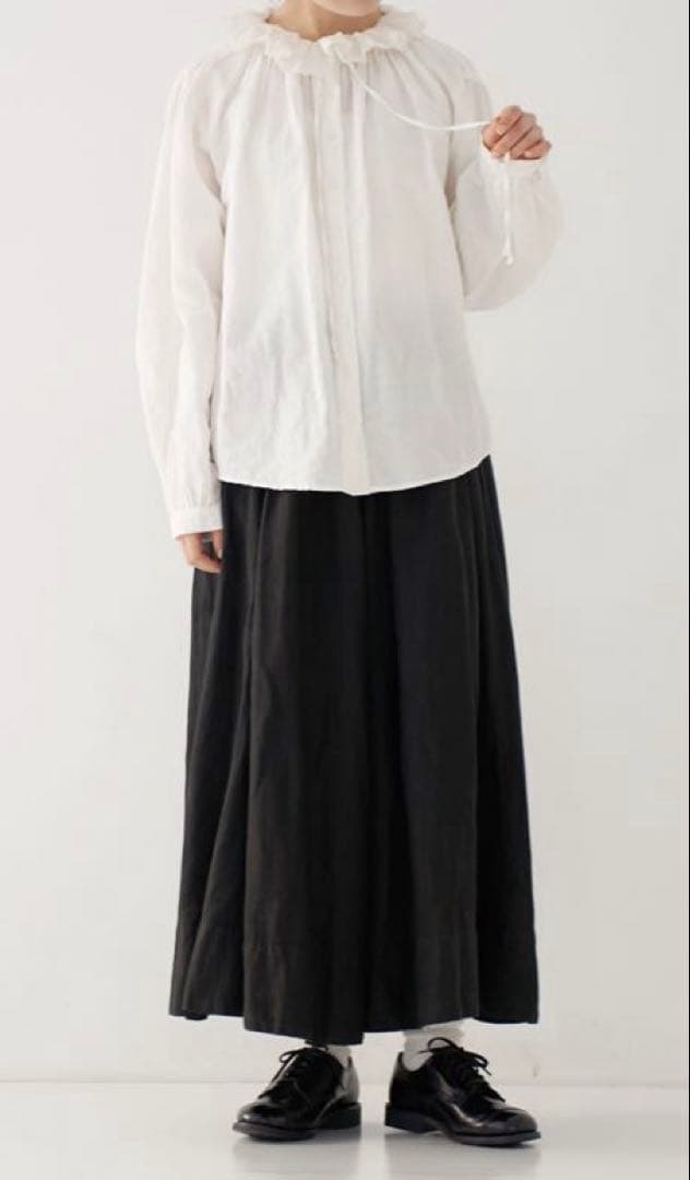 美品 ネストローブコットンリネンダンガリーフリルシャツ