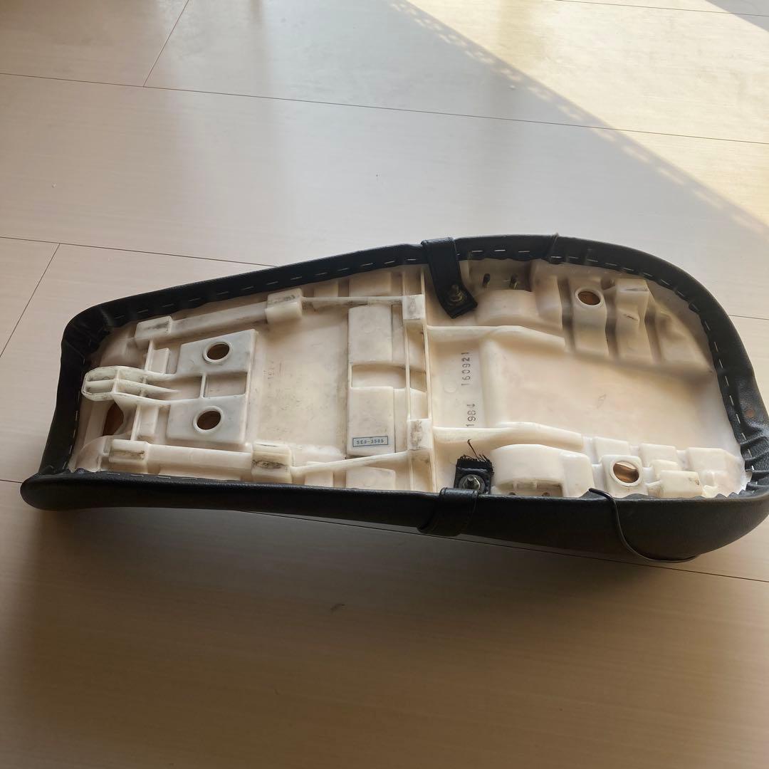 250TR Kawasaki 純正　バイクシート 黒