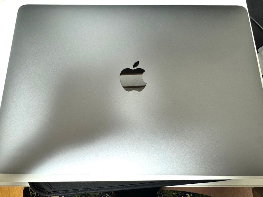 【美品】MacBook Pro 13インチ i5 メモリ16G 1T おまけ付き