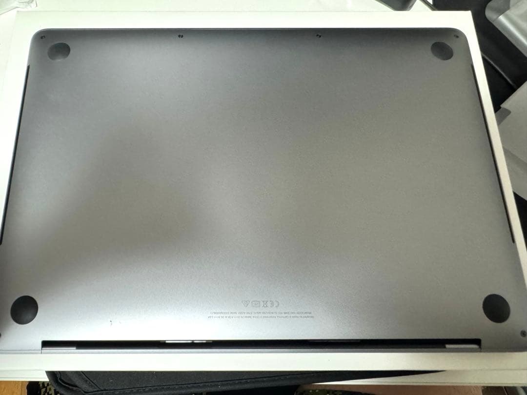 【美品】MacBook Pro 13インチ i5 メモリ16G 1T おまけ付き