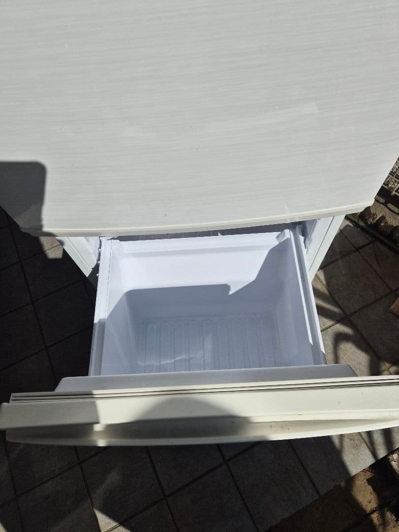 SHARP 冷蔵庫 ホワイト ガラス棚付き