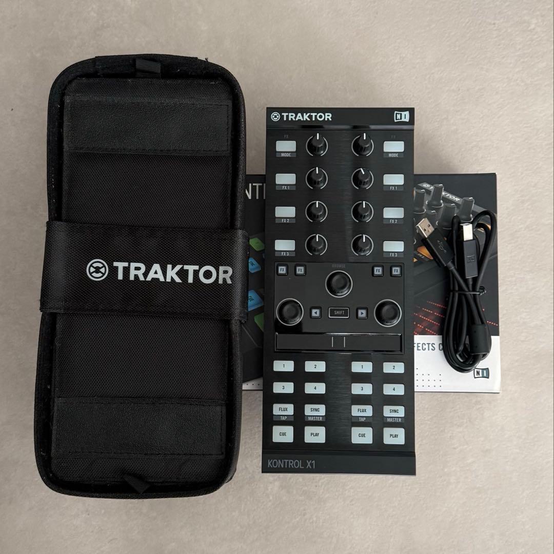 TRAKTOR KONTROL X1 mk2（専用ケース付き） ①