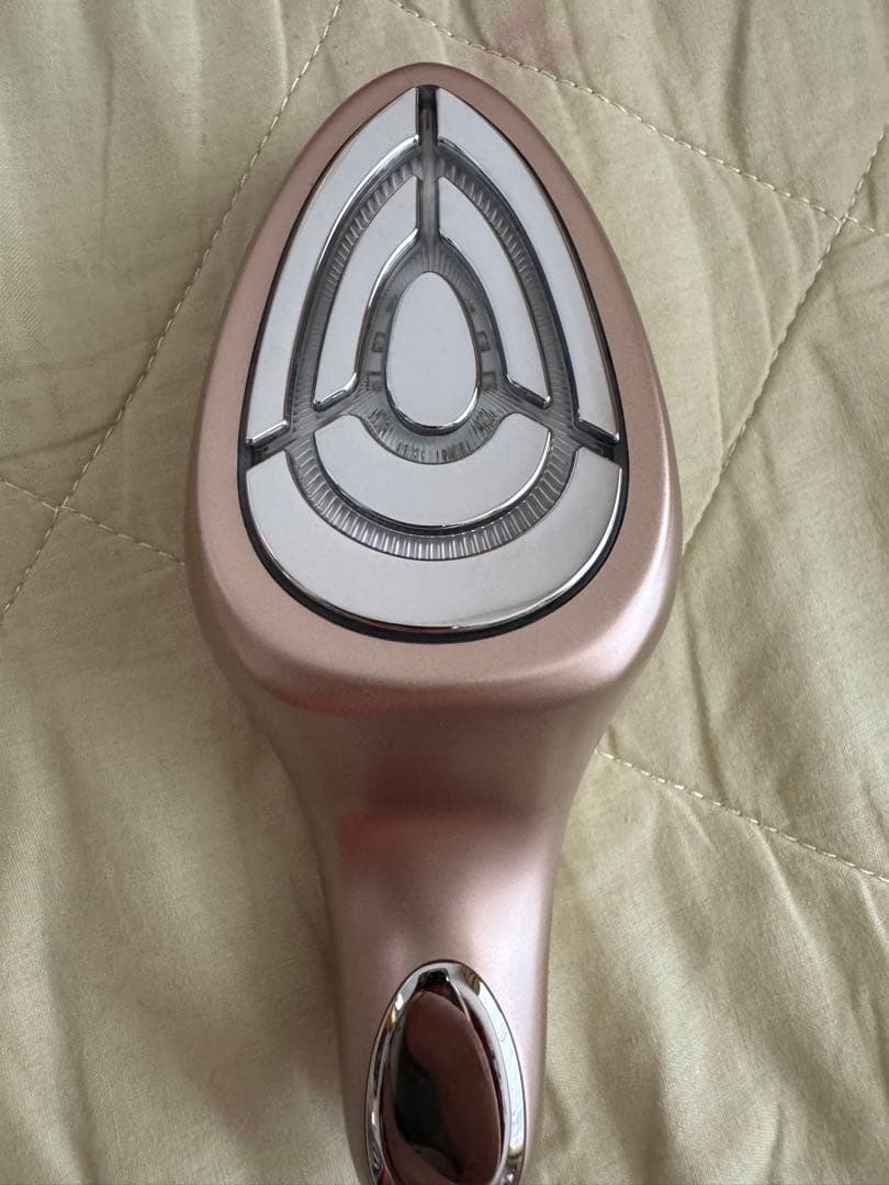 MEラボンエクラ　美顔器　ikkoプロデュース