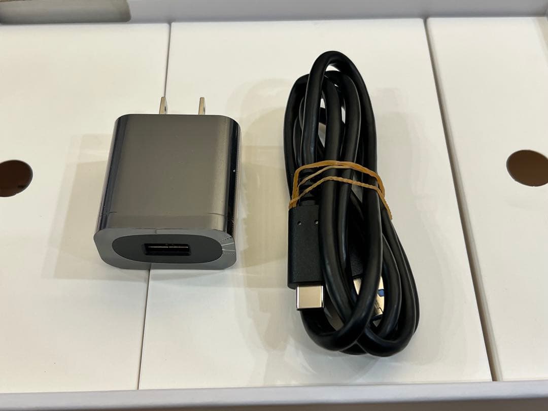 Lenovo Androidタブレット 本体 充電器付き