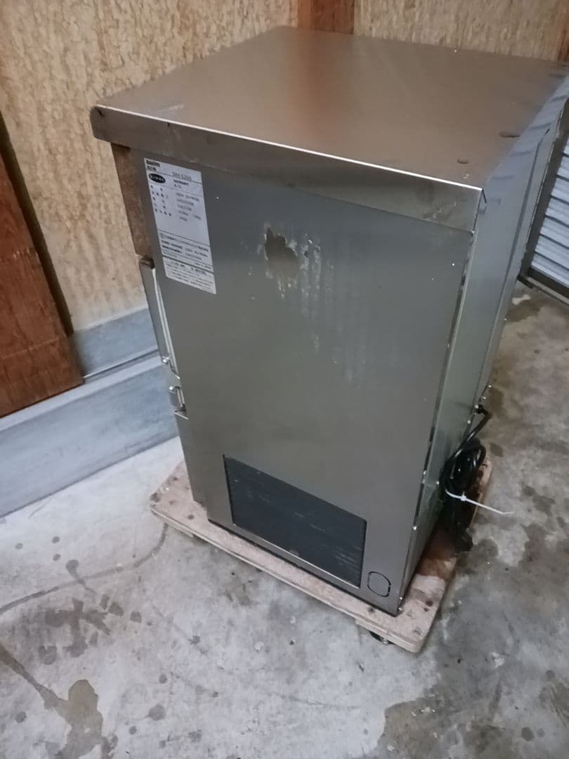 サンヨー　業務用製氷機　SIM-S28A　ホシザキ