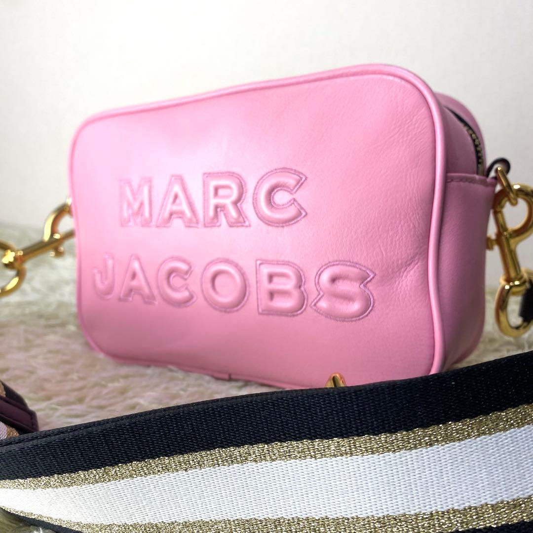 美品✨マークジェイコブス カメラバッグ ショルダー レザー エンボス 希少カラー
