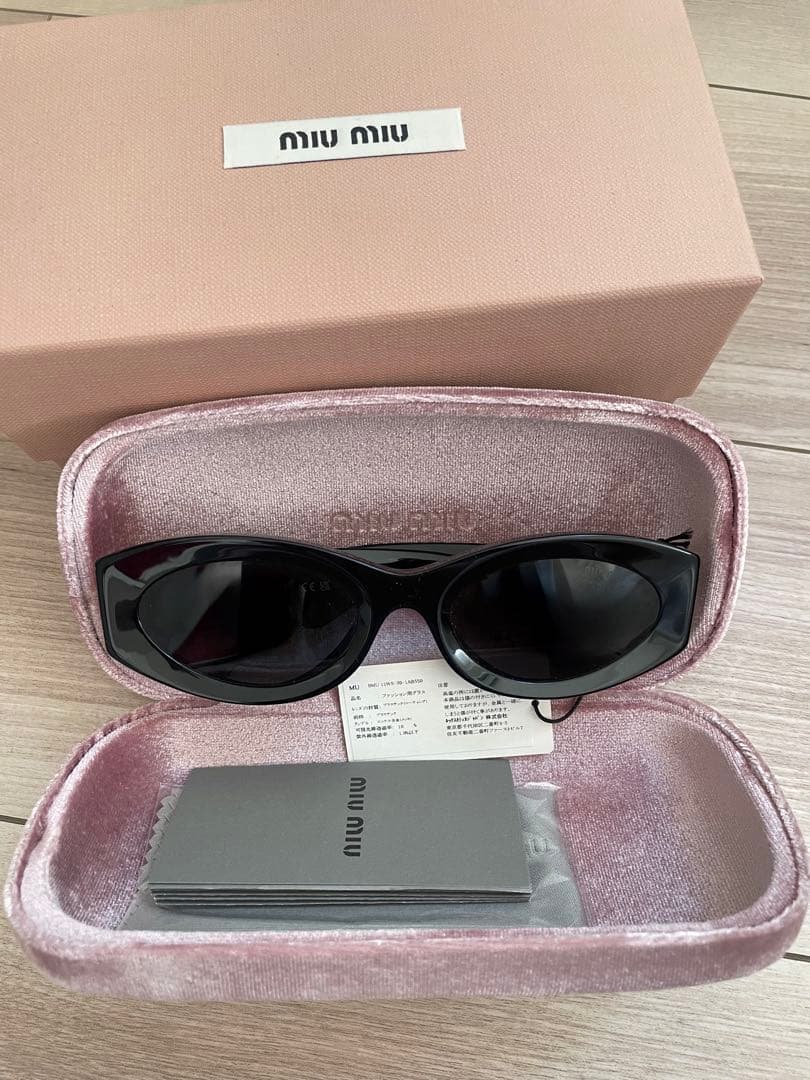 【新品同様】MIU MIU ミュウミュウ サングラス
