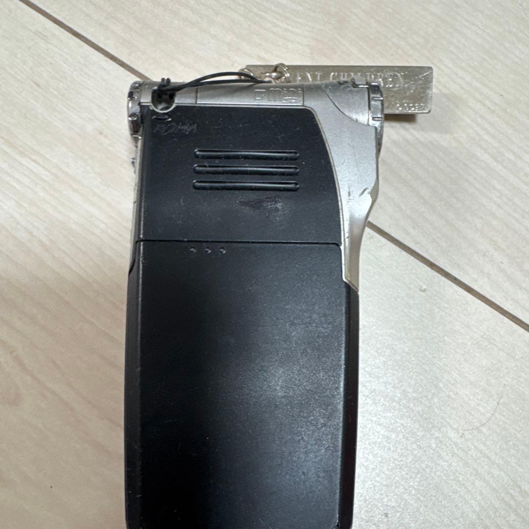 ドコモ P900iV クラウドブラック 卓上充電器付き