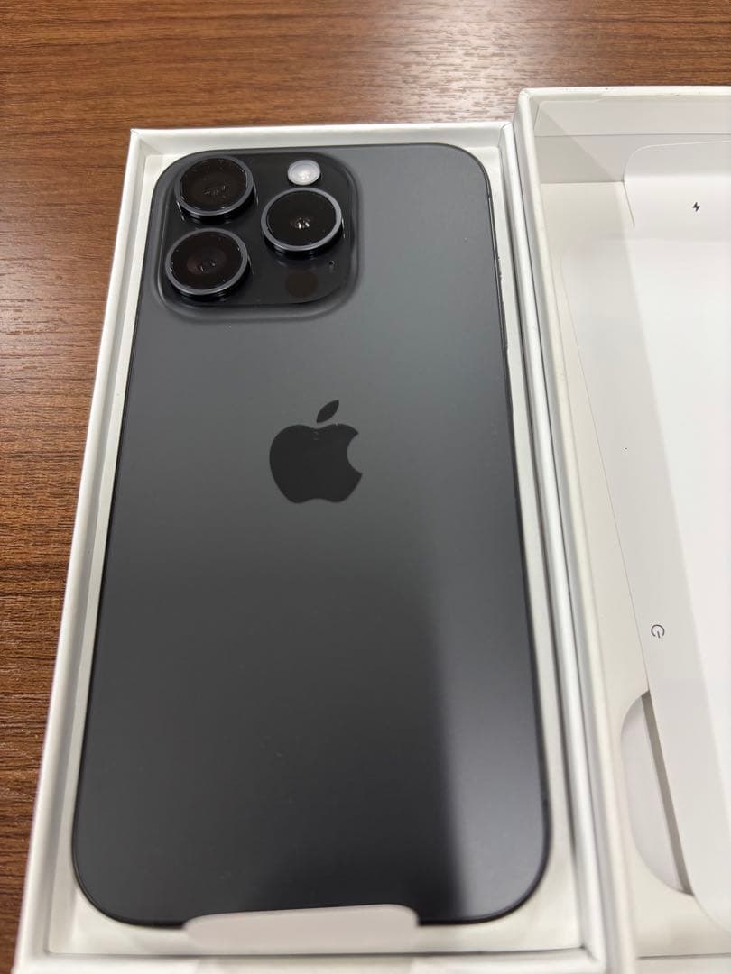 iPhone15Pro 256GB SIMフリーほぼ新品バッテリー100
