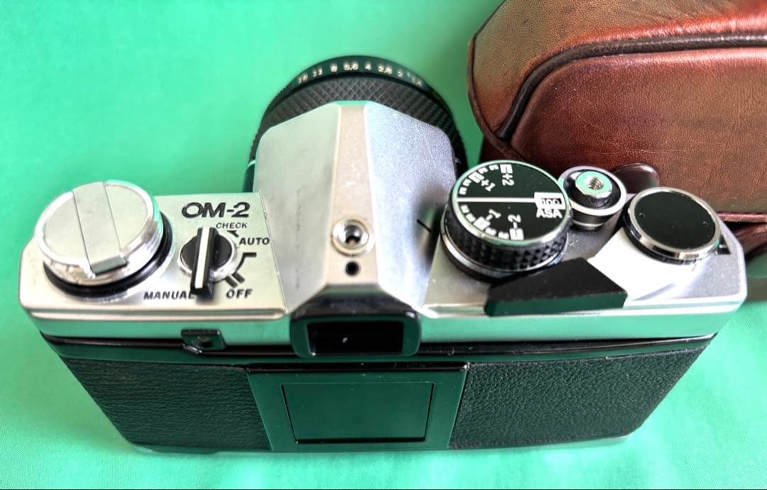 ★ OLYMPUS OM-2 (革ケース付)+ ★ 標準レンズ 50mm