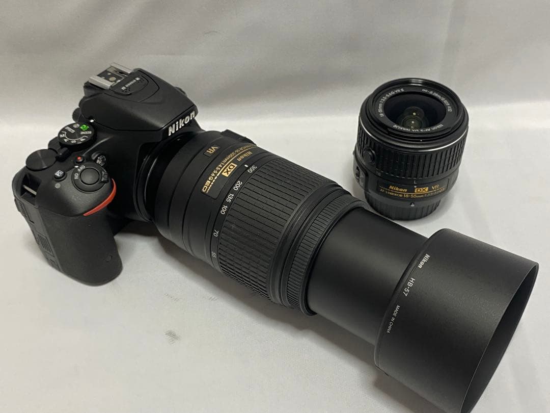 ショット数348回のみ★美品★ニコン Nikon D5300ダブルズームキット