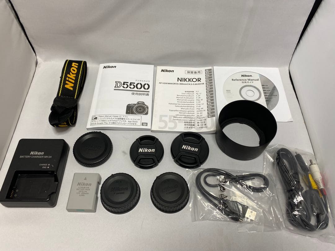ショット数348回のみ★美品★ニコン Nikon D5300ダブルズームキット